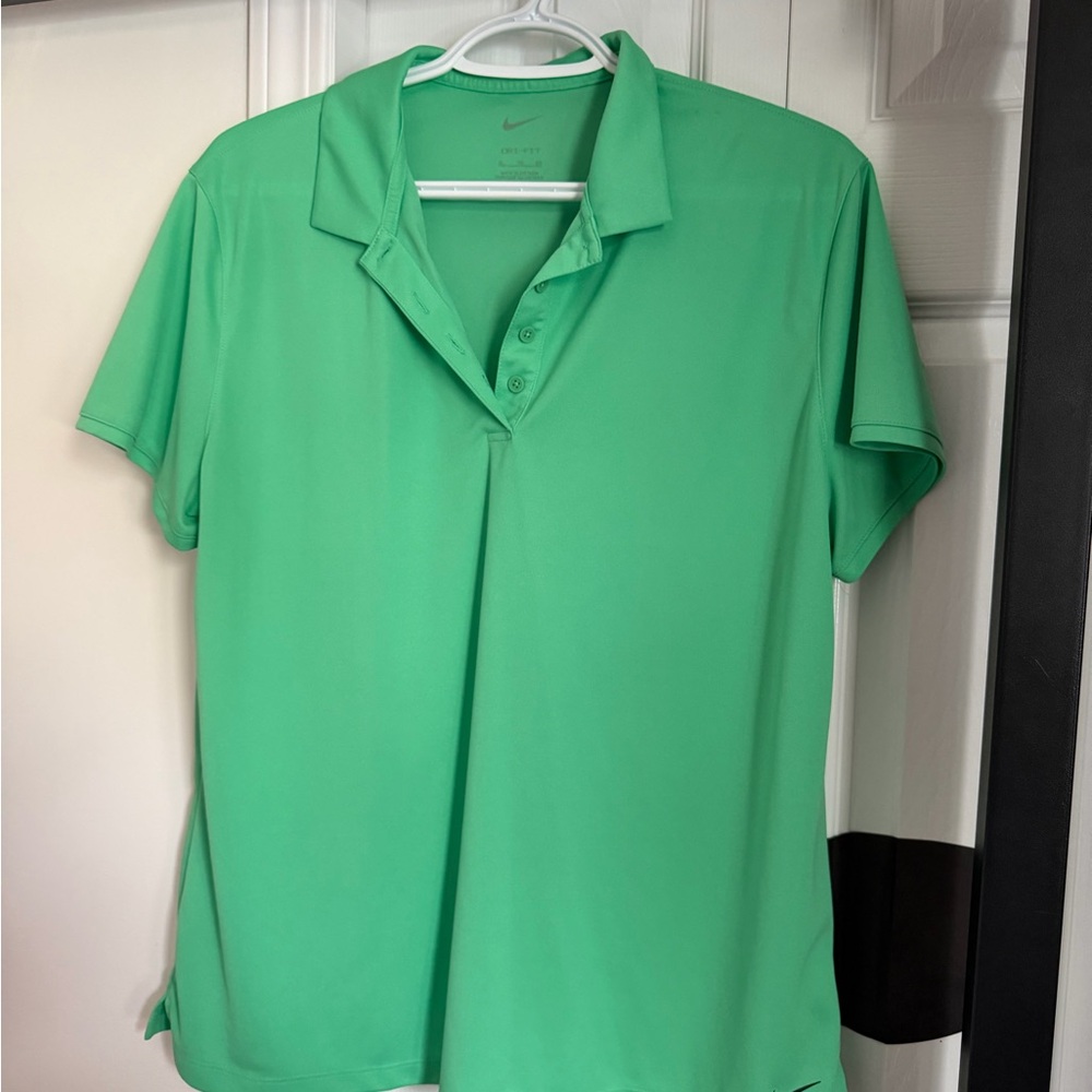 Nike Women’s Green Short Sleeve Polo Tee